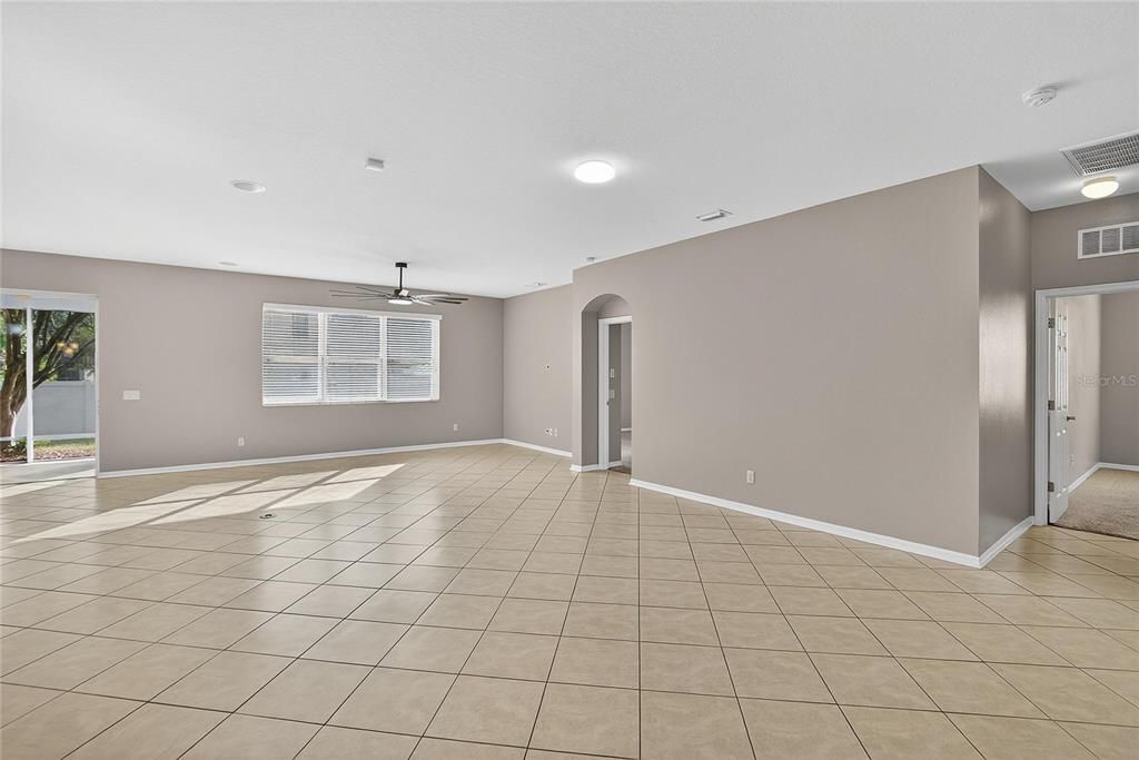 En Venta: $459,900 (4 camas, 3 baños, 2314 Pies cuadrados)