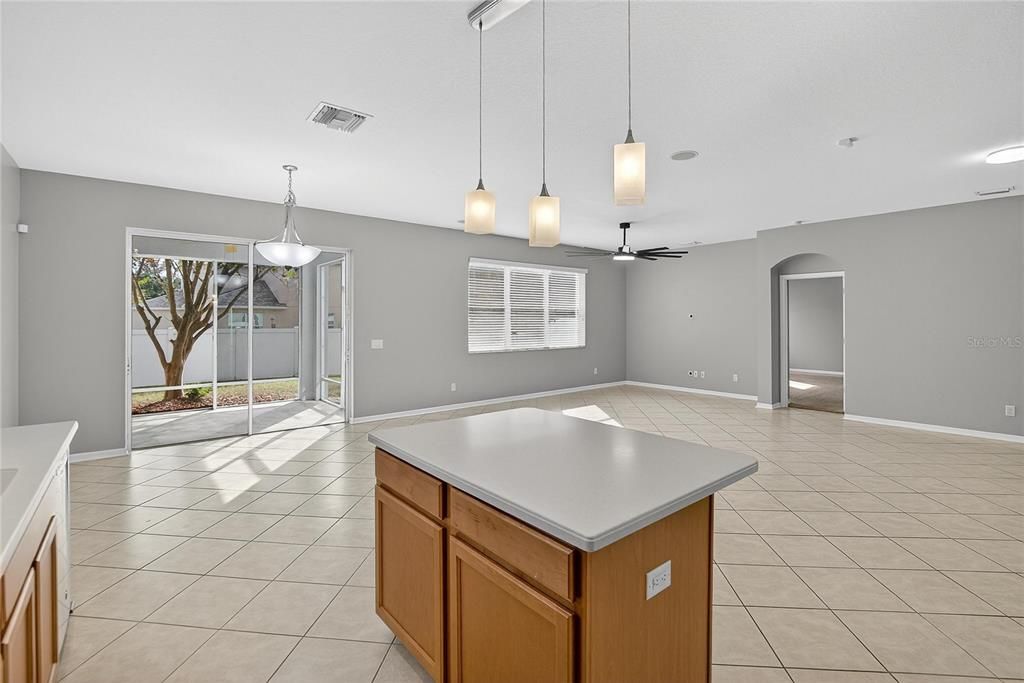 En Venta: $459,900 (4 camas, 3 baños, 2314 Pies cuadrados)