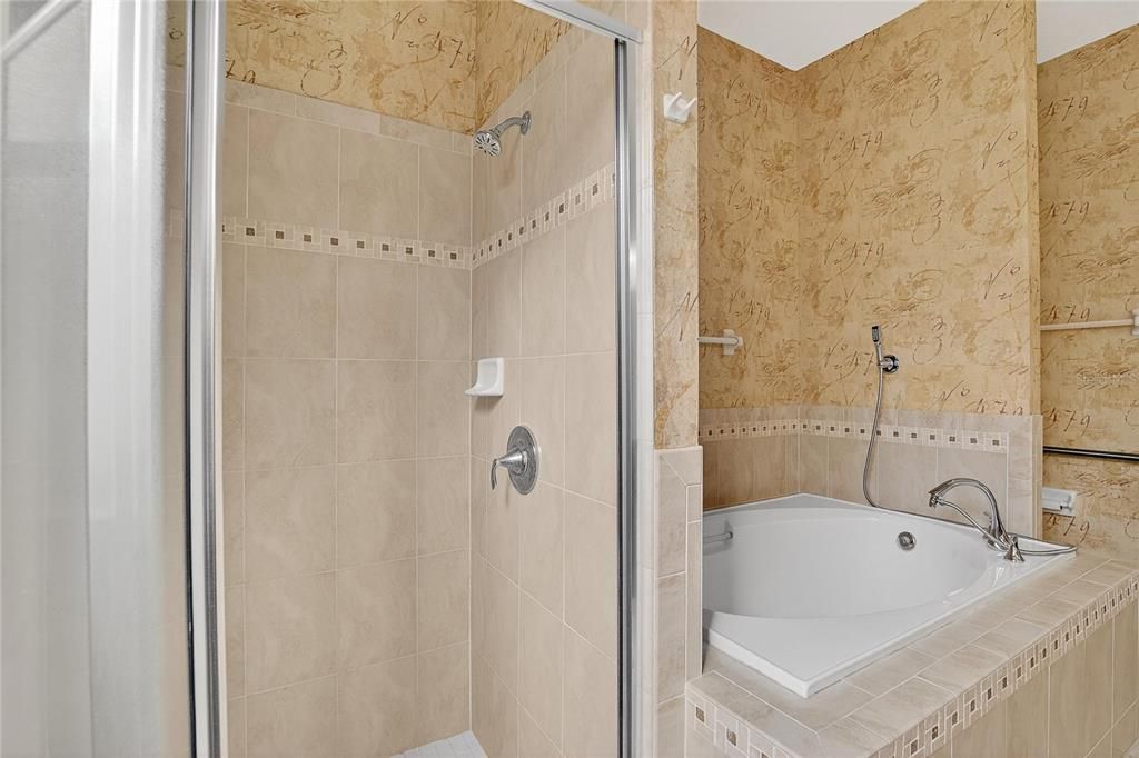 En Venta: $459,900 (4 camas, 3 baños, 2314 Pies cuadrados)