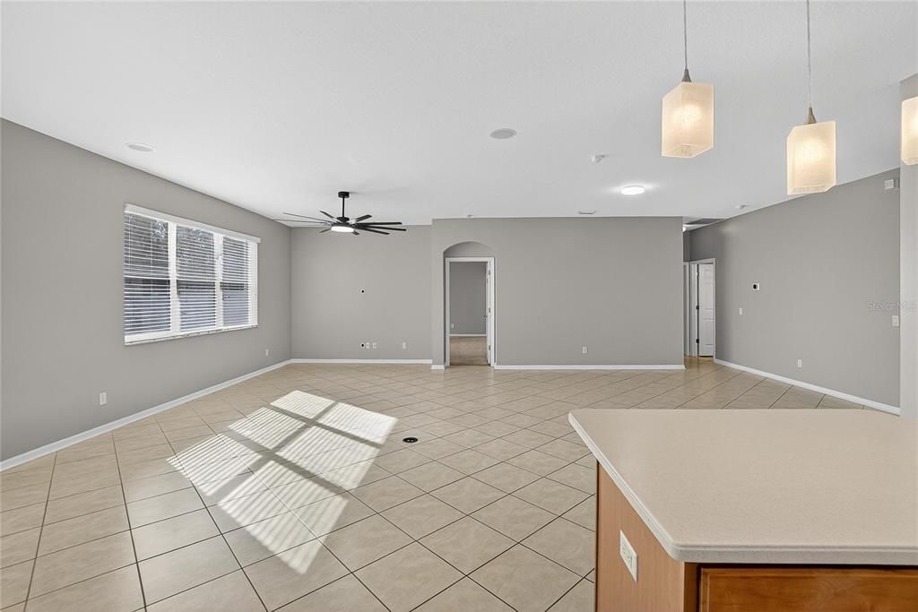 En Venta: $459,900 (4 camas, 3 baños, 2314 Pies cuadrados)