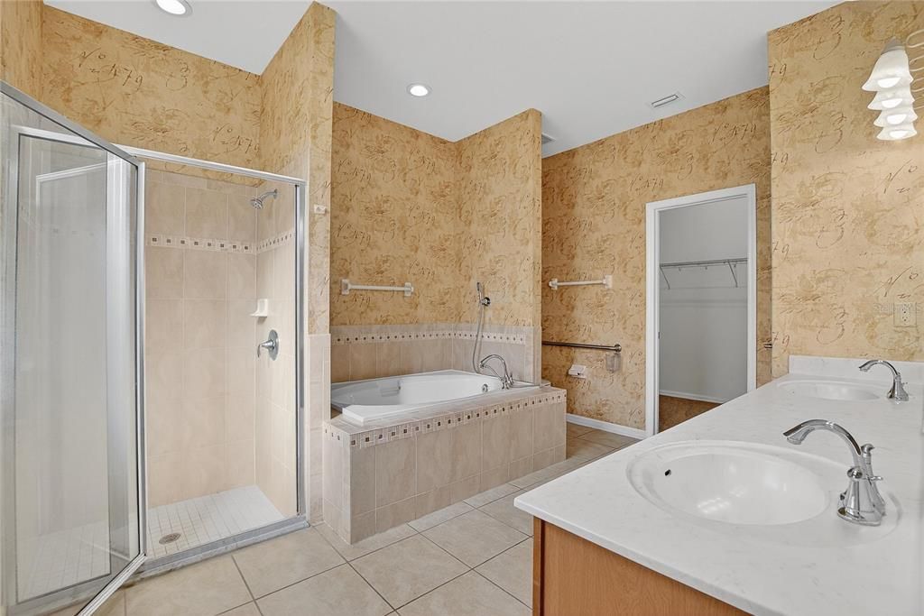 En Venta: $459,900 (4 camas, 3 baños, 2314 Pies cuadrados)