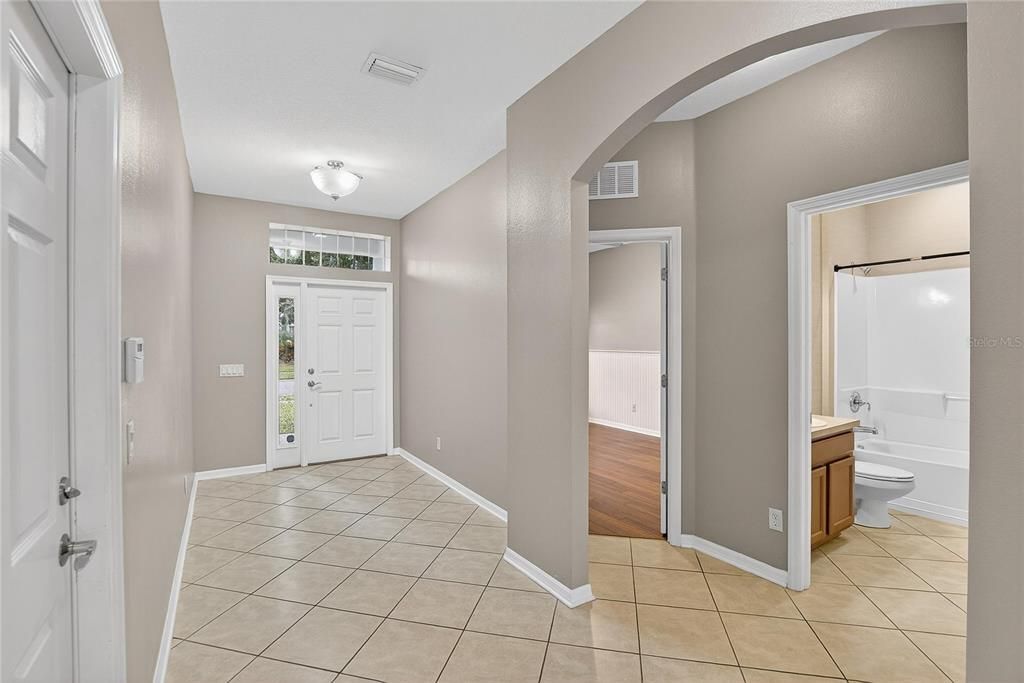 En Venta: $459,900 (4 camas, 3 baños, 2314 Pies cuadrados)