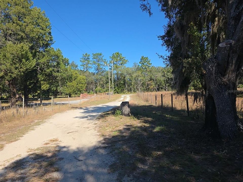 待售: $299,900 (2 贝兹, 1 浴室, 840 平方英尺)