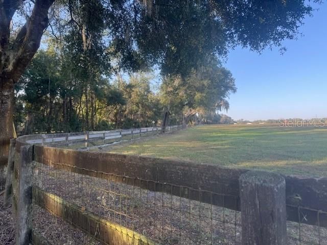 For Sale: $1,390,000 (40.00 acres)