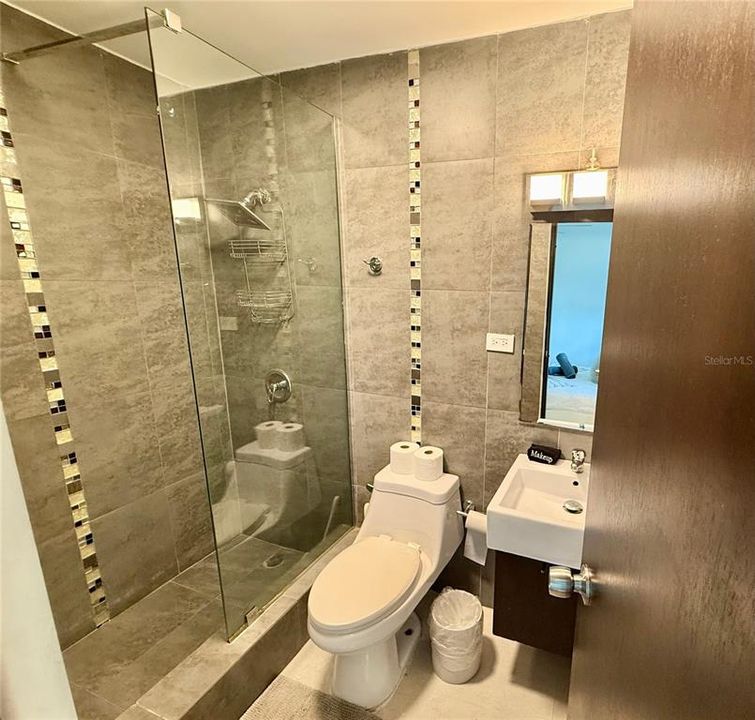 На продажу: $550,000 (3 спален, 3 ванн, 1750 Квадратных фут)