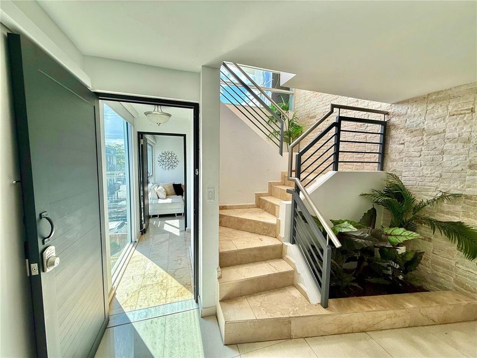 На продажу: $550,000 (3 спален, 3 ванн, 1750 Квадратных фут)