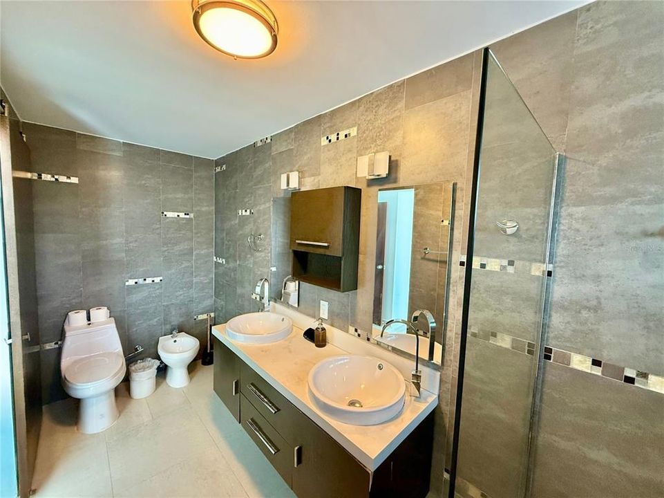 На продажу: $550,000 (3 спален, 3 ванн, 1750 Квадратных фут)