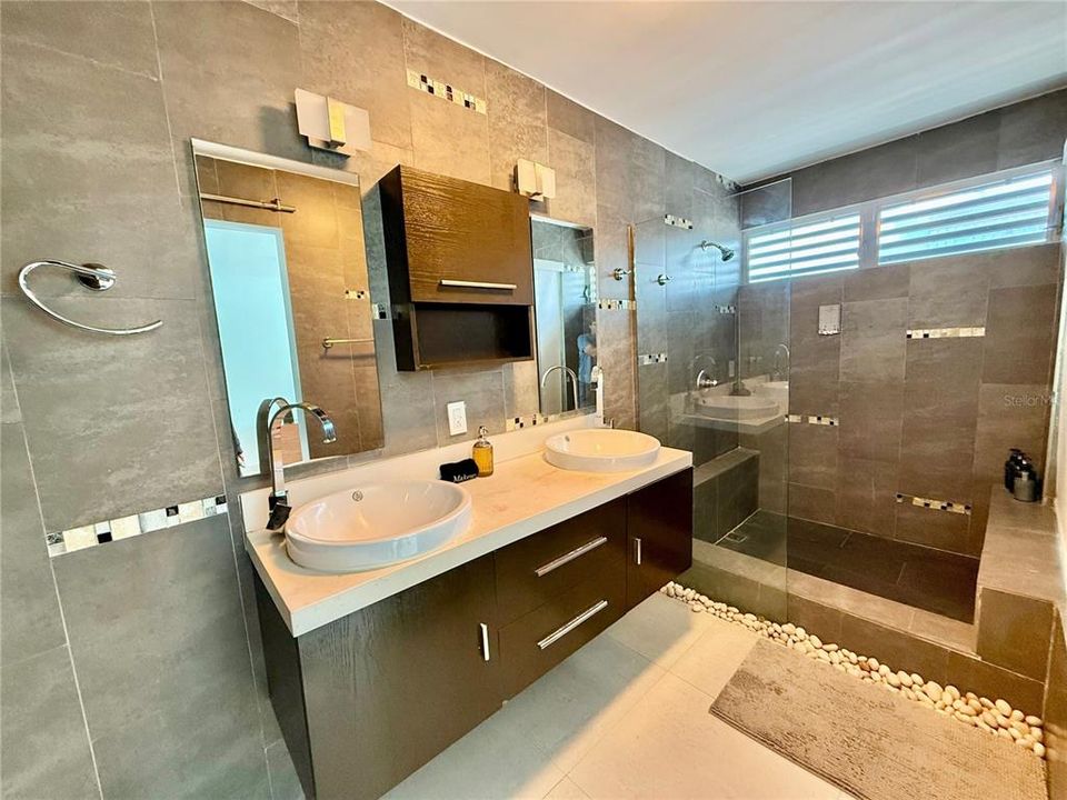 На продажу: $550,000 (3 спален, 3 ванн, 1750 Квадратных фут)