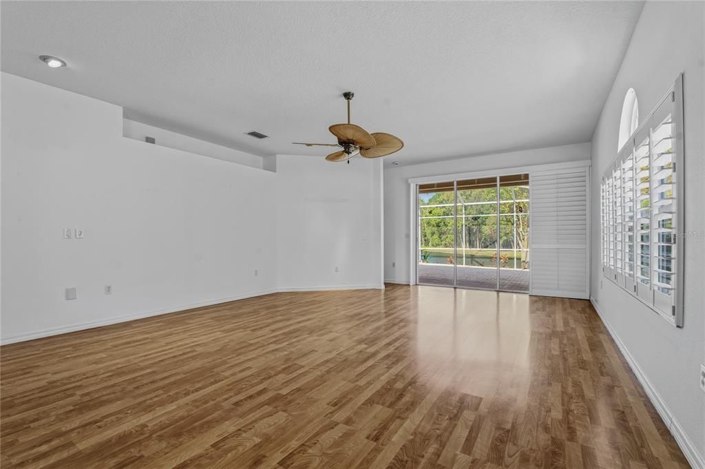 For Sale: $495,900 (3 beds, 2 baths, 1948 Square Feet)