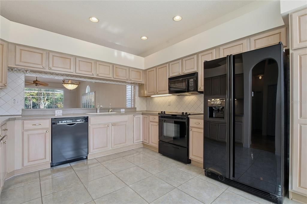 For Sale: $495,900 (3 beds, 2 baths, 1948 Square Feet)