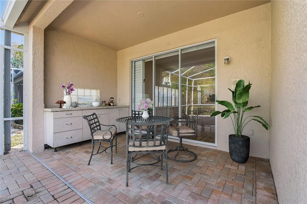 For Sale: $495,900 (3 beds, 2 baths, 1948 Square Feet)