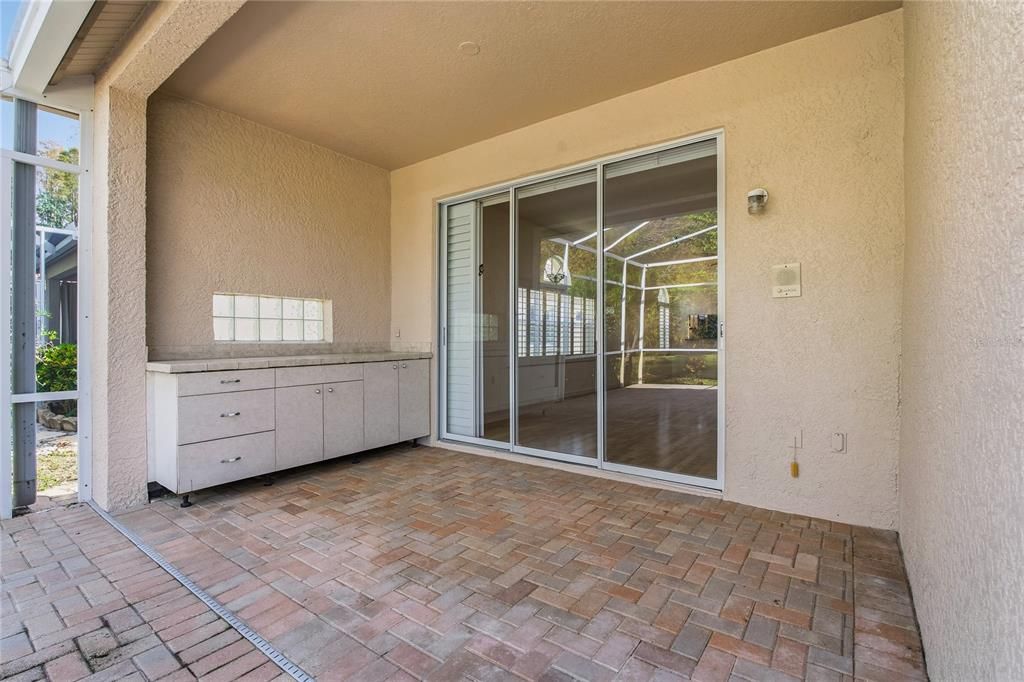 For Sale: $495,900 (3 beds, 2 baths, 1948 Square Feet)