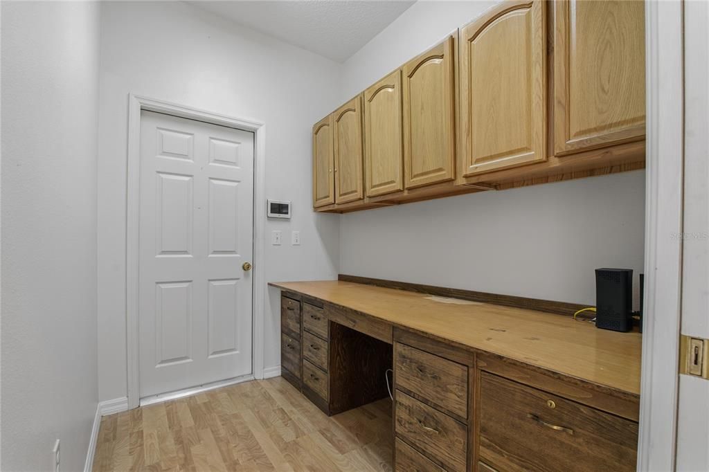 For Sale: $495,900 (3 beds, 2 baths, 1948 Square Feet)