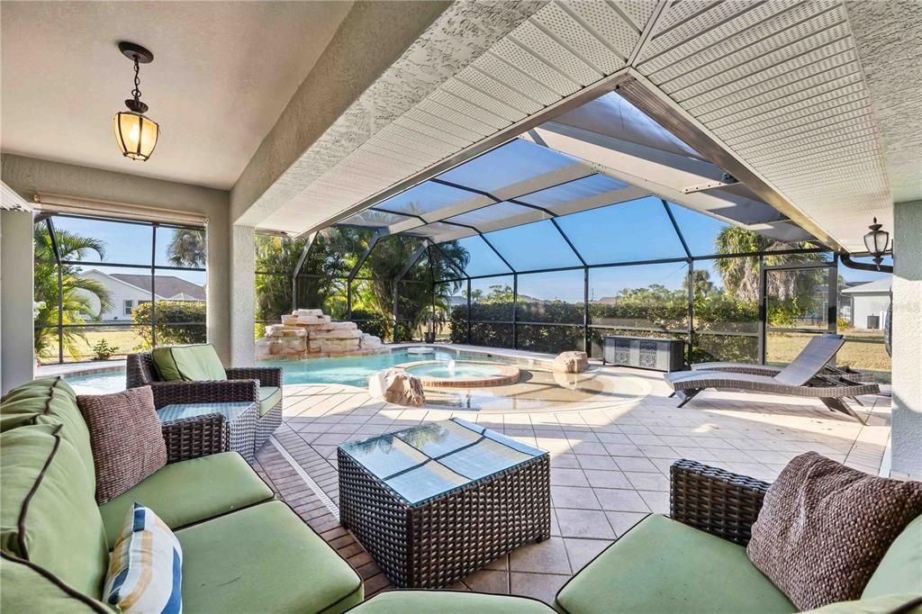 For Sale: $550,000 (3 beds, 3 baths, 2234 Square Feet)