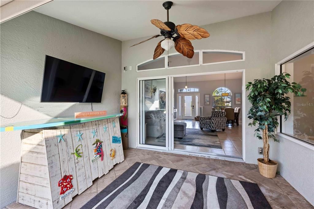 For Sale: $550,000 (3 beds, 3 baths, 2234 Square Feet)