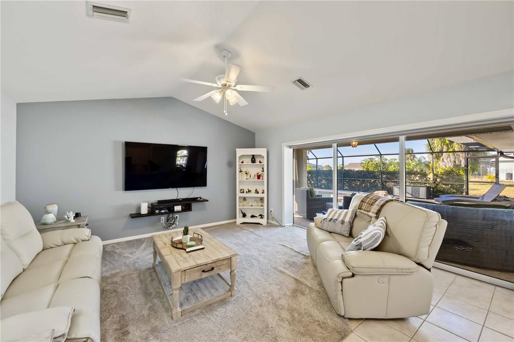 For Sale: $550,000 (3 beds, 3 baths, 2234 Square Feet)