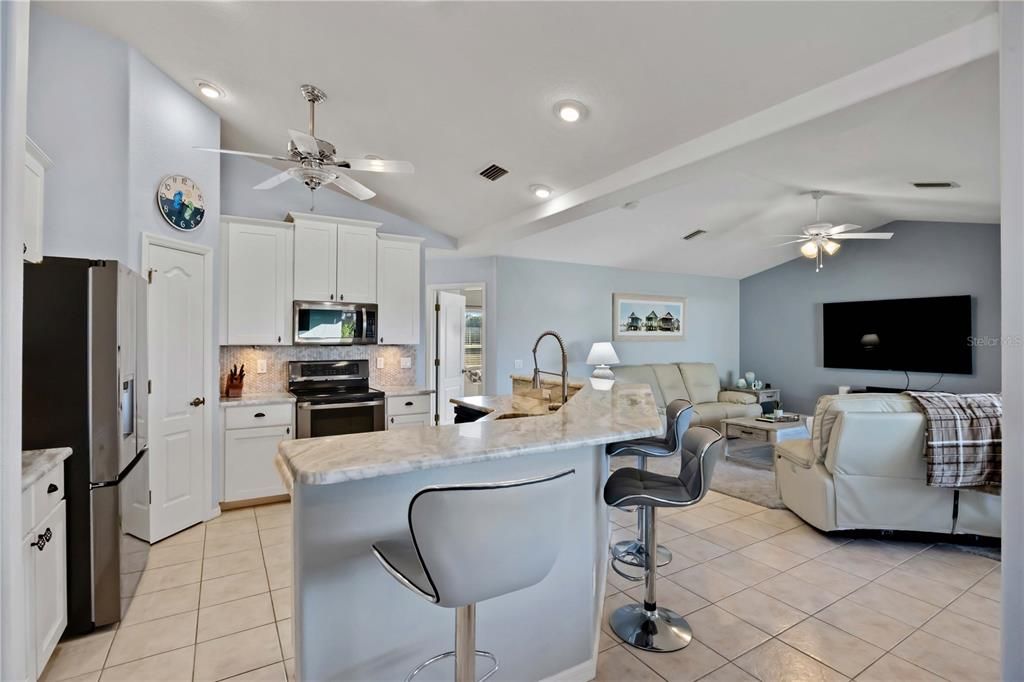 For Sale: $550,000 (3 beds, 3 baths, 2234 Square Feet)