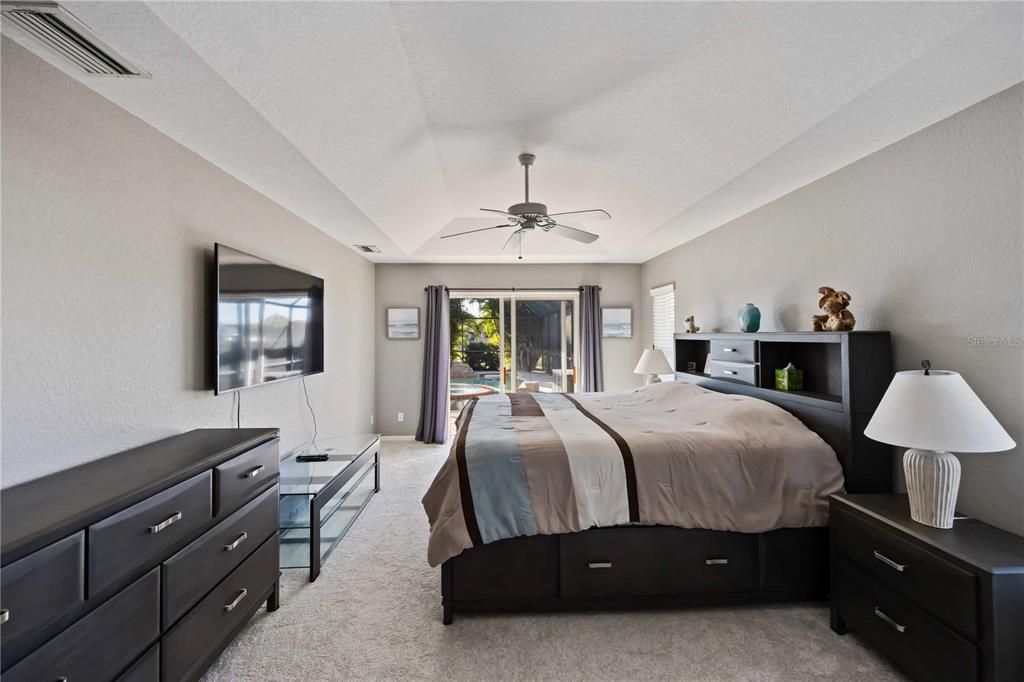 For Sale: $550,000 (3 beds, 3 baths, 2234 Square Feet)