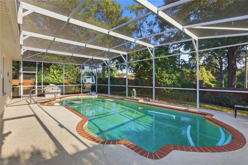 For Sale: $389,000 (3 beds, 2 baths, 1652 Square Feet)