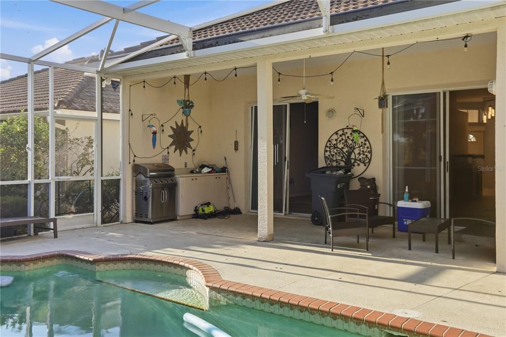 For Sale: $389,000 (3 beds, 2 baths, 1652 Square Feet)