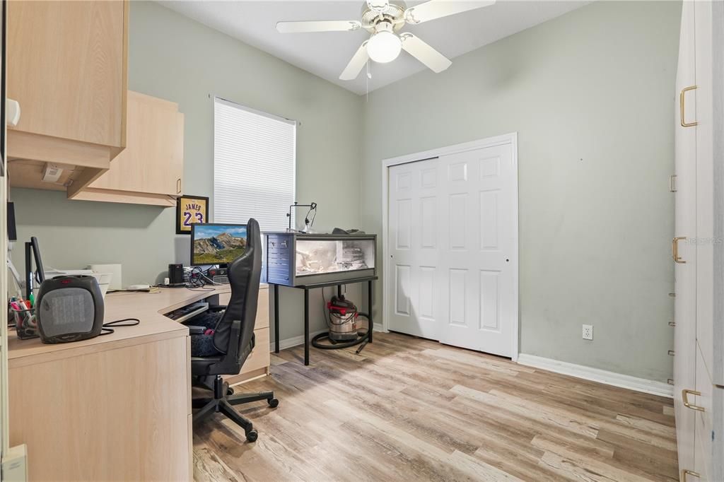 For Sale: $389,000 (3 beds, 2 baths, 1652 Square Feet)