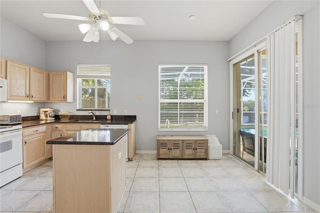 For Sale: $389,000 (3 beds, 2 baths, 1652 Square Feet)