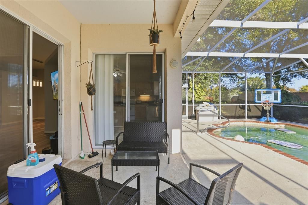 For Sale: $389,000 (3 beds, 2 baths, 1652 Square Feet)