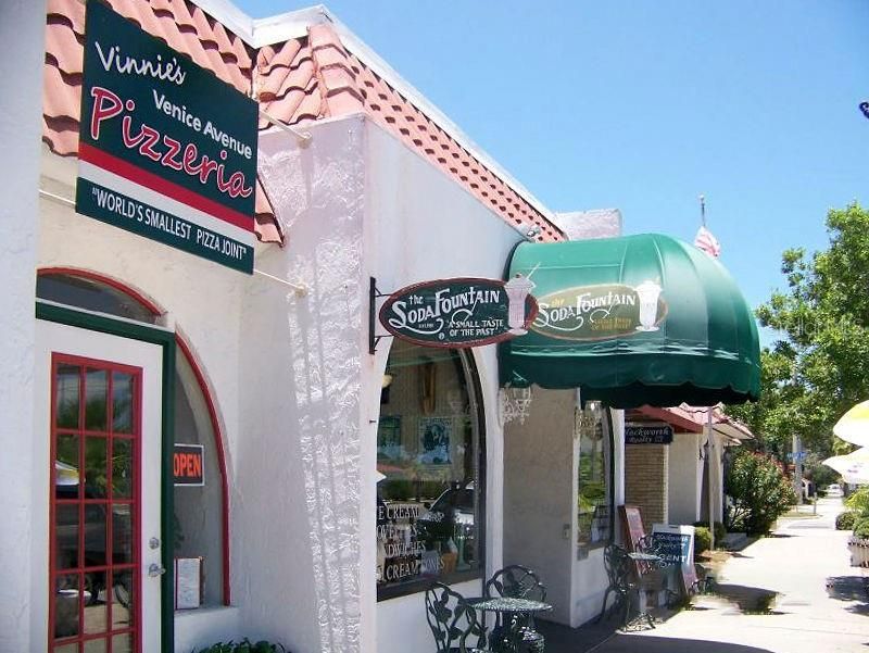 На продажу: $260,000 (2 спален, 2 ванн, 1072 Квадратных фут)