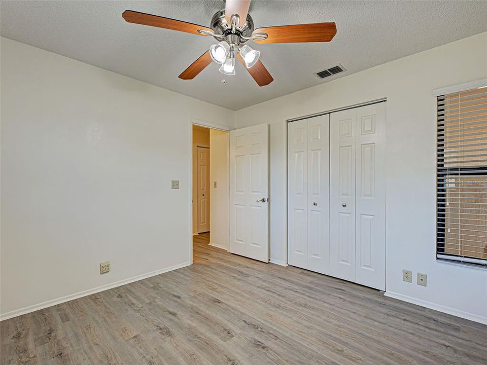 На продажу: $260,000 (2 спален, 2 ванн, 1072 Квадратных фут)