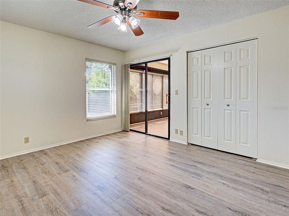 На продажу: $260,000 (2 спален, 2 ванн, 1072 Квадратных фут)