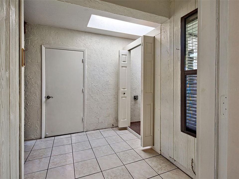 На продажу: $260,000 (2 спален, 2 ванн, 1072 Квадратных фут)