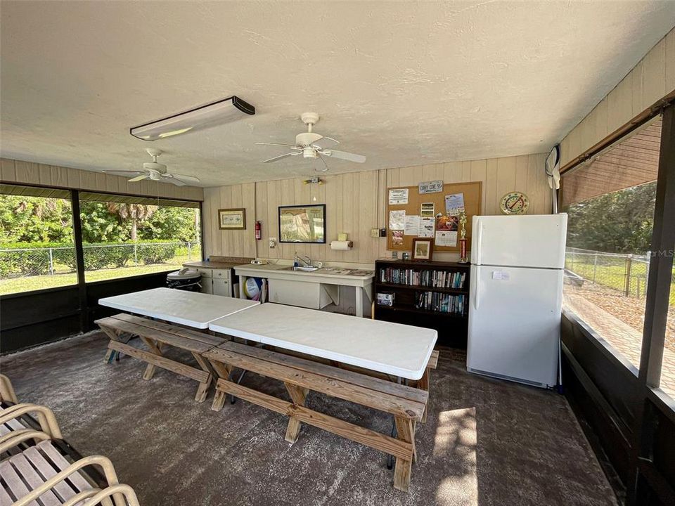 На продажу: $260,000 (2 спален, 2 ванн, 1072 Квадратных фут)