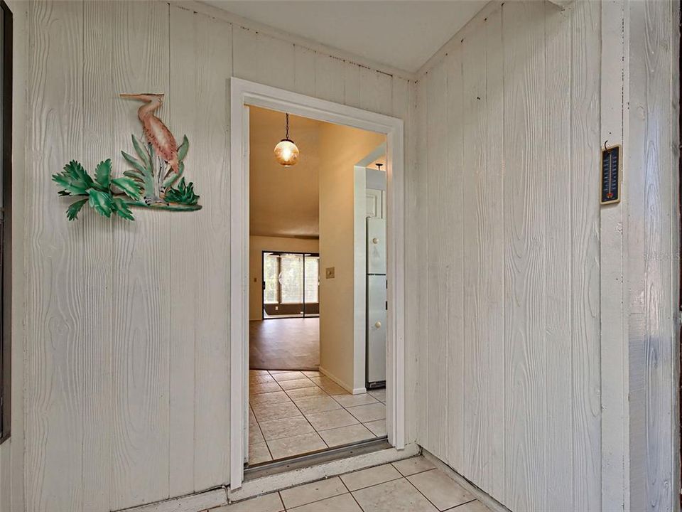 На продажу: $260,000 (2 спален, 2 ванн, 1072 Квадратных фут)