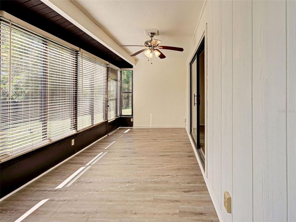 На продажу: $260,000 (2 спален, 2 ванн, 1072 Квадратных фут)