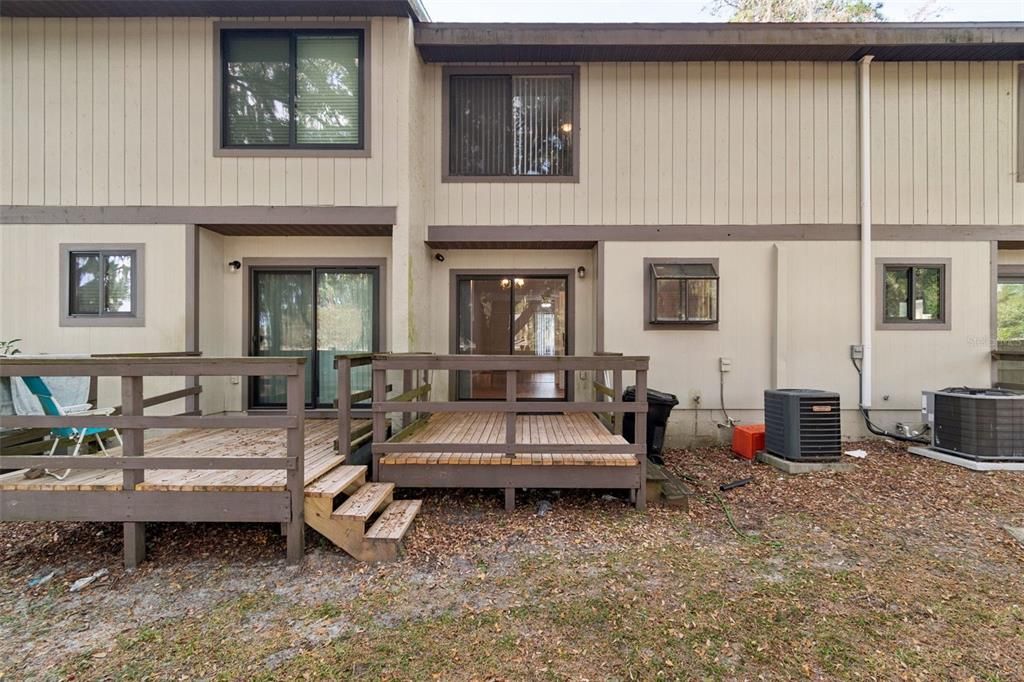 На продажу: $145,000 (2 спален, 2 ванн, 1133 Квадратных фут)