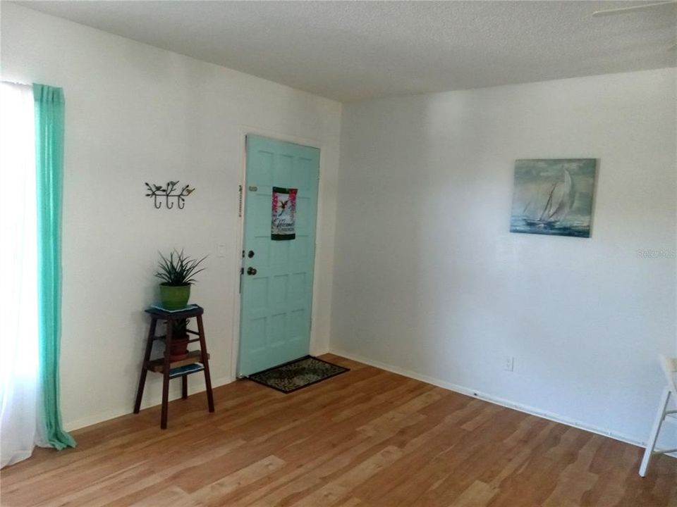 For Rent: $1,500 (1 beds, 1 baths, 825 Square Feet)