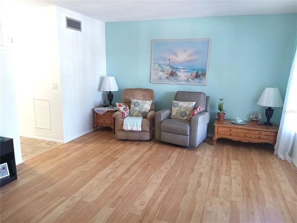 For Rent: $1,500 (1 beds, 1 baths, 825 Square Feet)