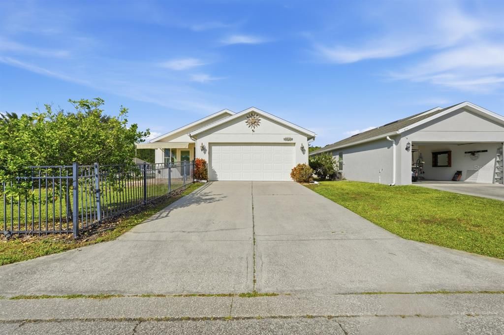 На продажу: $399,900 (3 спален, 2 ванн, 1423 Квадратных фут)