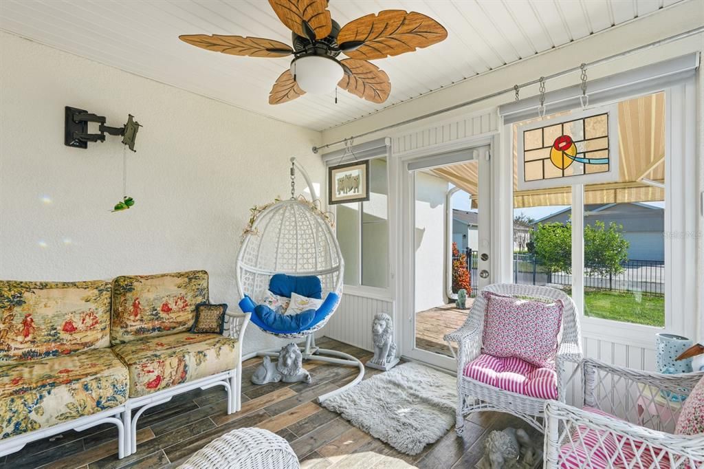 На продажу: $399,900 (3 спален, 2 ванн, 1423 Квадратных фут)