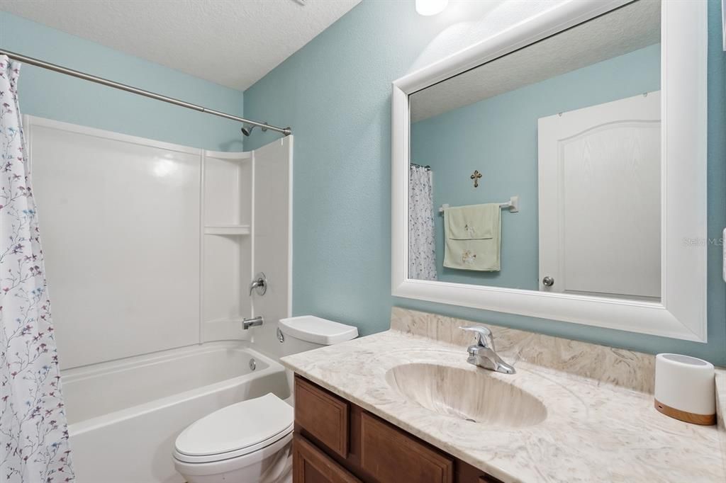 На продажу: $399,900 (3 спален, 2 ванн, 1423 Квадратных фут)