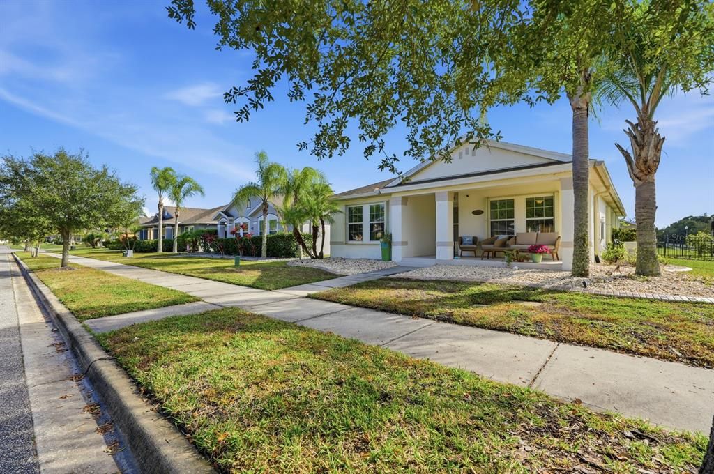 На продажу: $399,900 (3 спален, 2 ванн, 1423 Квадратных фут)