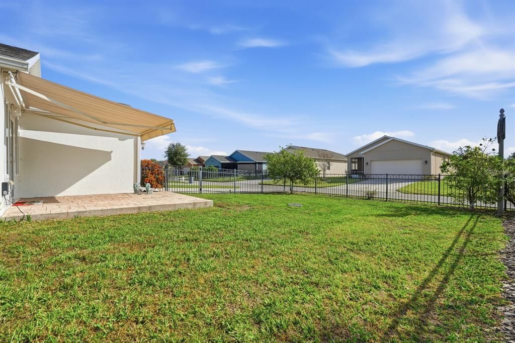 На продажу: $399,900 (3 спален, 2 ванн, 1423 Квадратных фут)