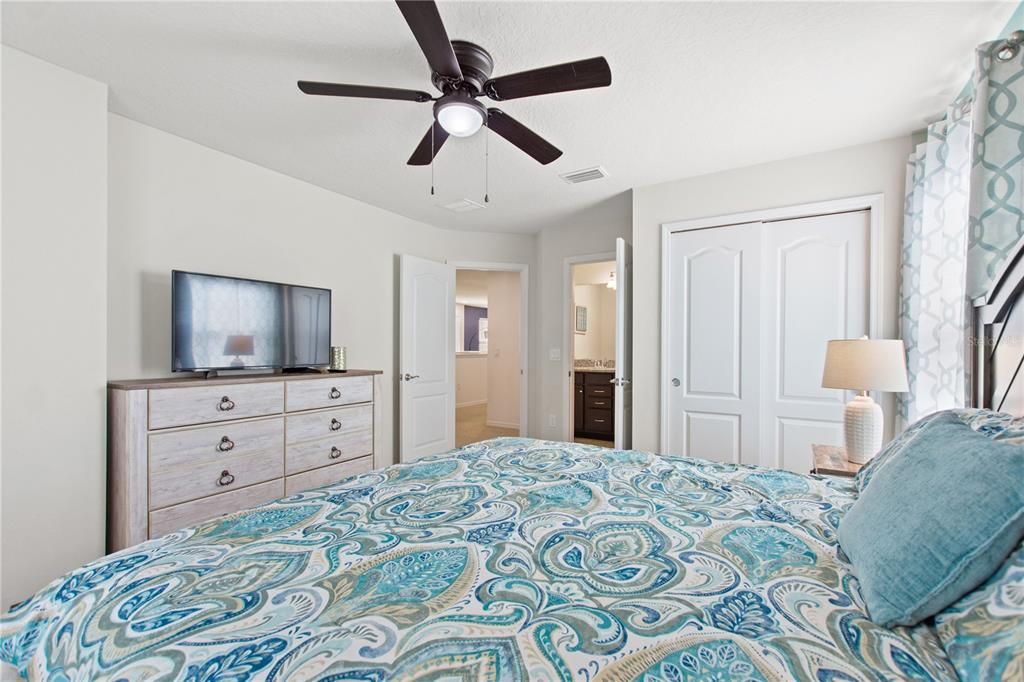 For Sale: $595,000 (7 beds, 5 baths, 3281 Square Feet)