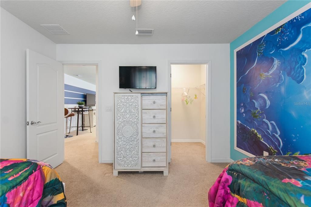 For Sale: $595,000 (7 beds, 5 baths, 3281 Square Feet)