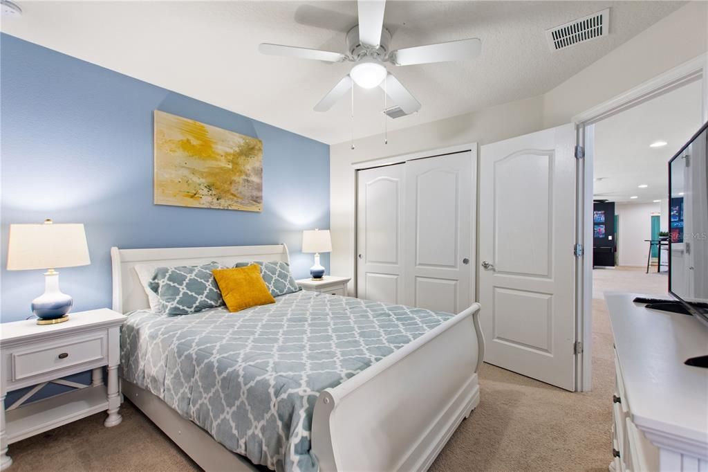 For Sale: $595,000 (7 beds, 5 baths, 3281 Square Feet)