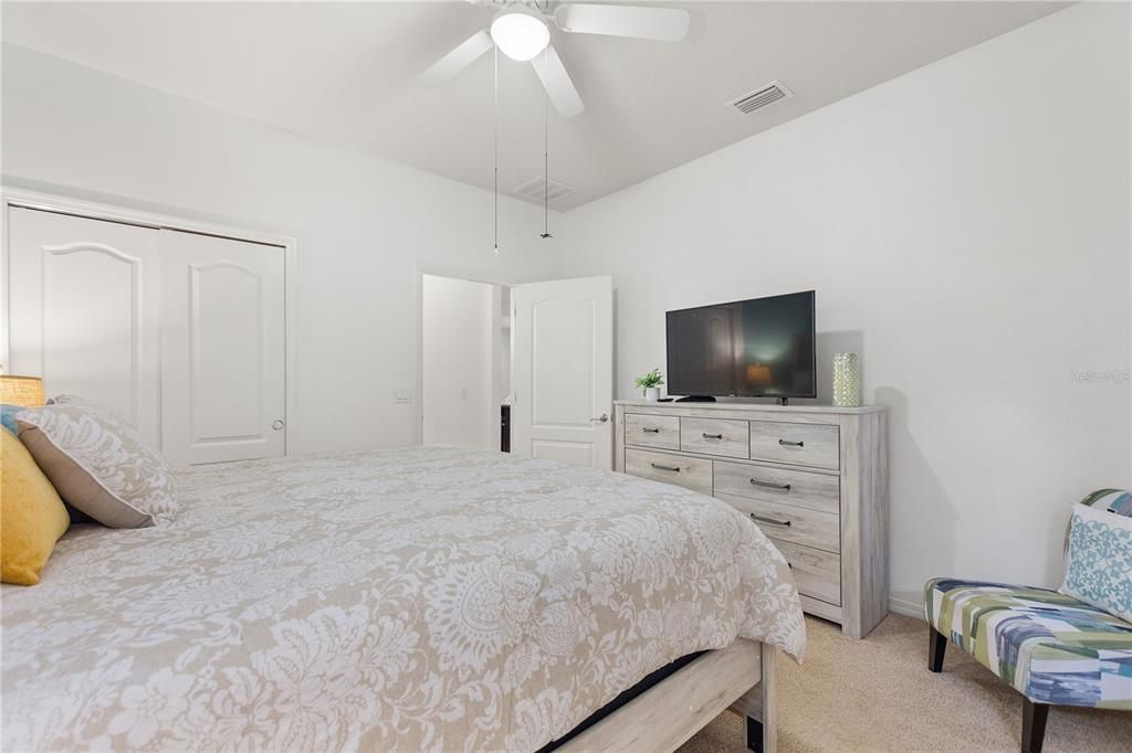 For Sale: $595,000 (7 beds, 5 baths, 3281 Square Feet)