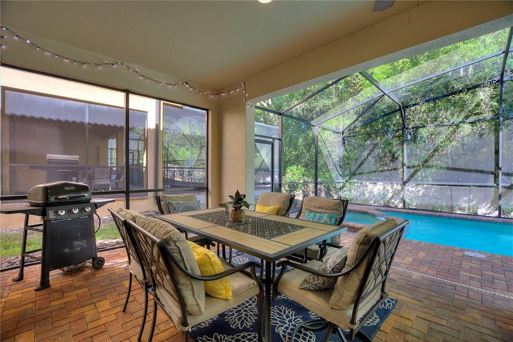 For Sale: $595,000 (7 beds, 5 baths, 3281 Square Feet)