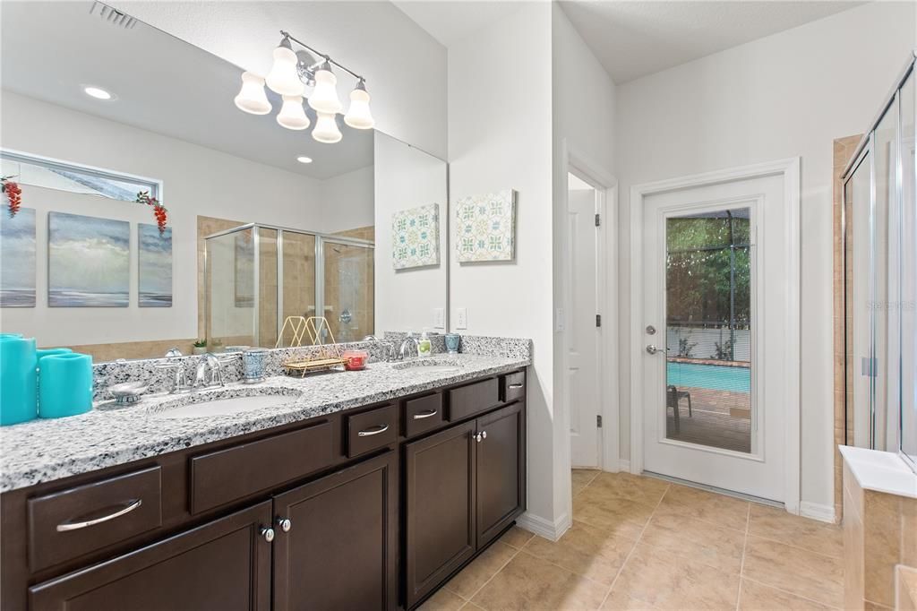 For Sale: $595,000 (7 beds, 5 baths, 3281 Square Feet)