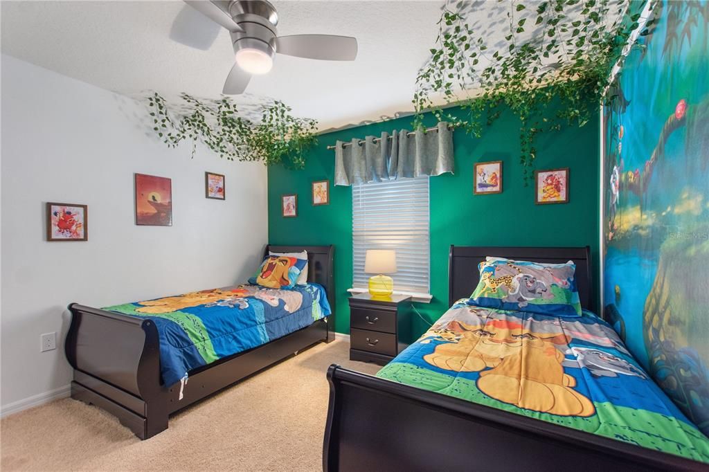 For Sale: $595,000 (7 beds, 5 baths, 3281 Square Feet)