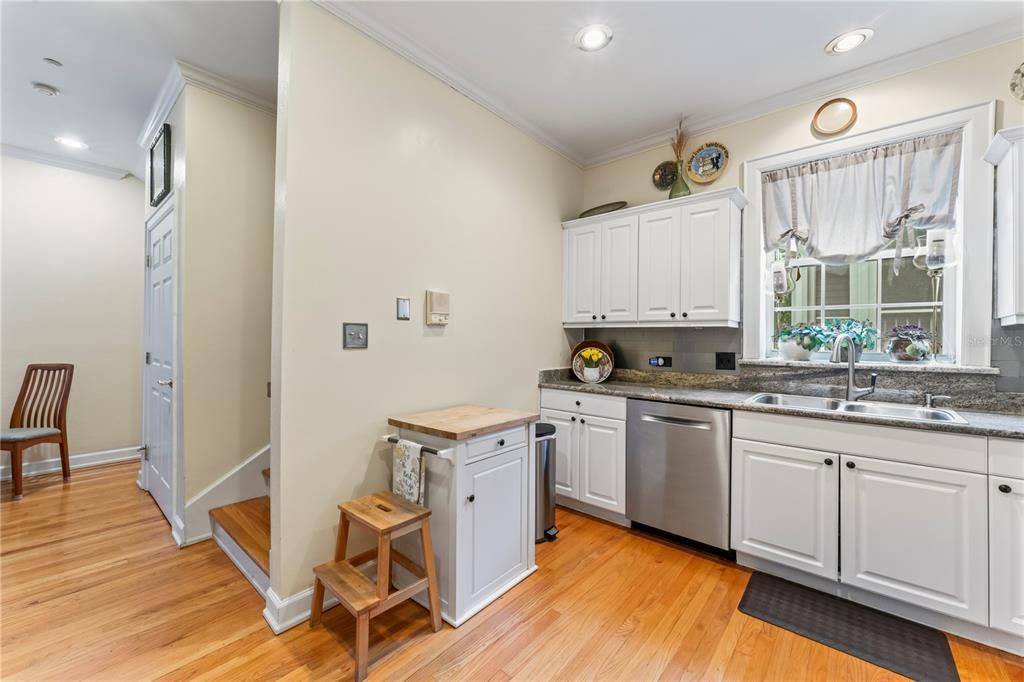 На продажу: $775,000 (3 спален, 2 ванн, 2205 Квадратных фут)